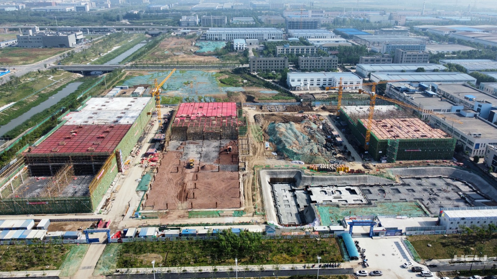 和鼎机电锂电三期项目施工现场全貌.jpg 和鼎机电锂电三期项目施工现场全貌.jpg